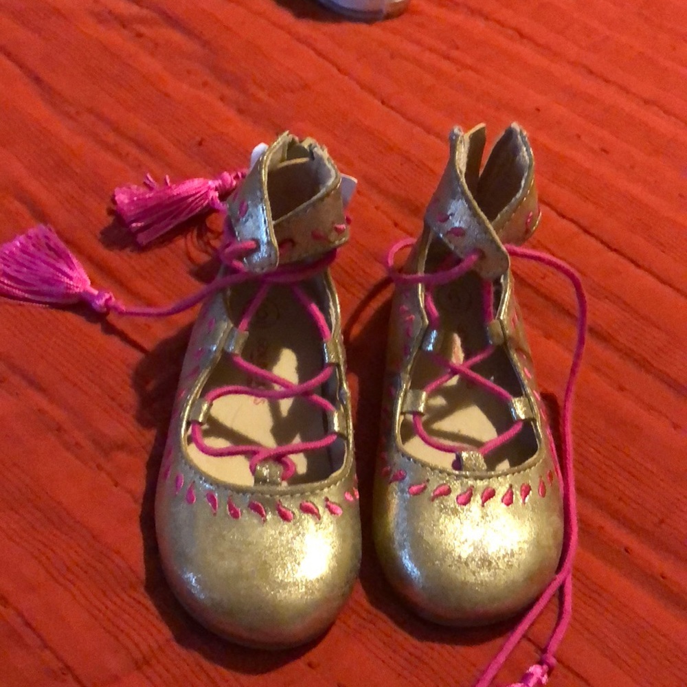 New ballet flats sz 6 gold and pink